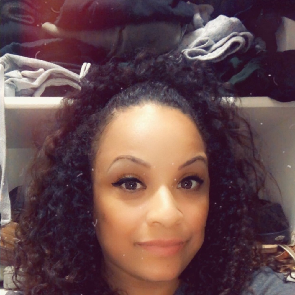 Meet your Posher, Aunica
